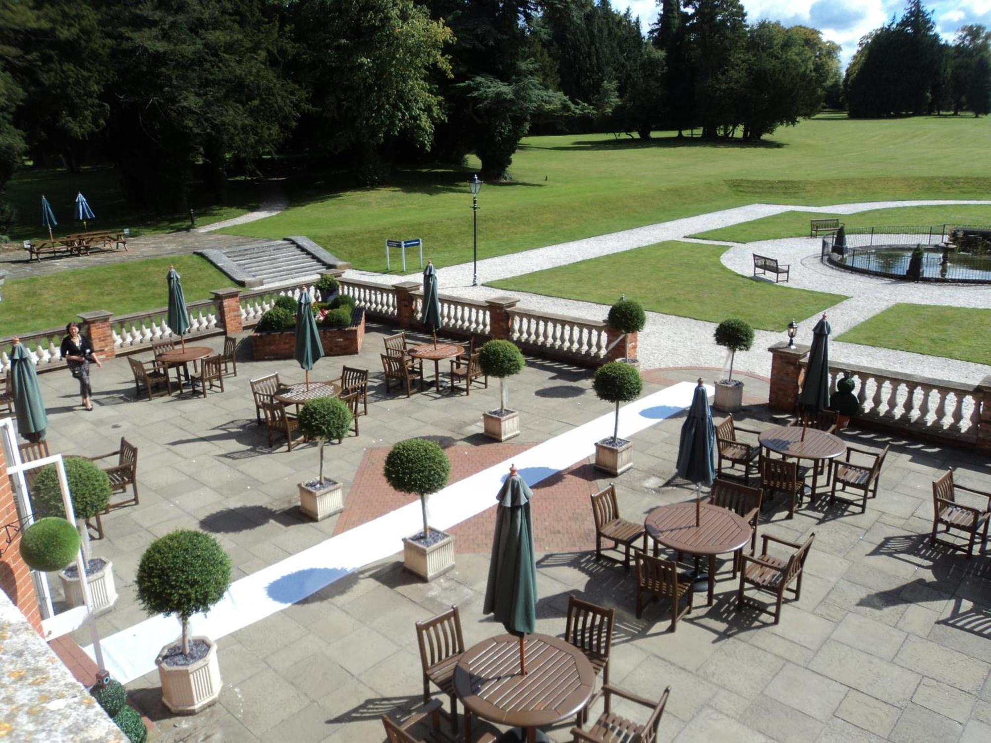 Oakley Hall Hotel Basingstoke Exterior photo