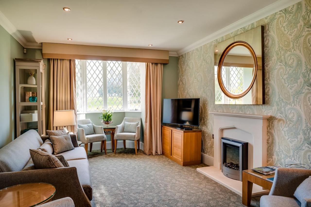 Oakley Hall Hotel Basingstoke Exterior photo